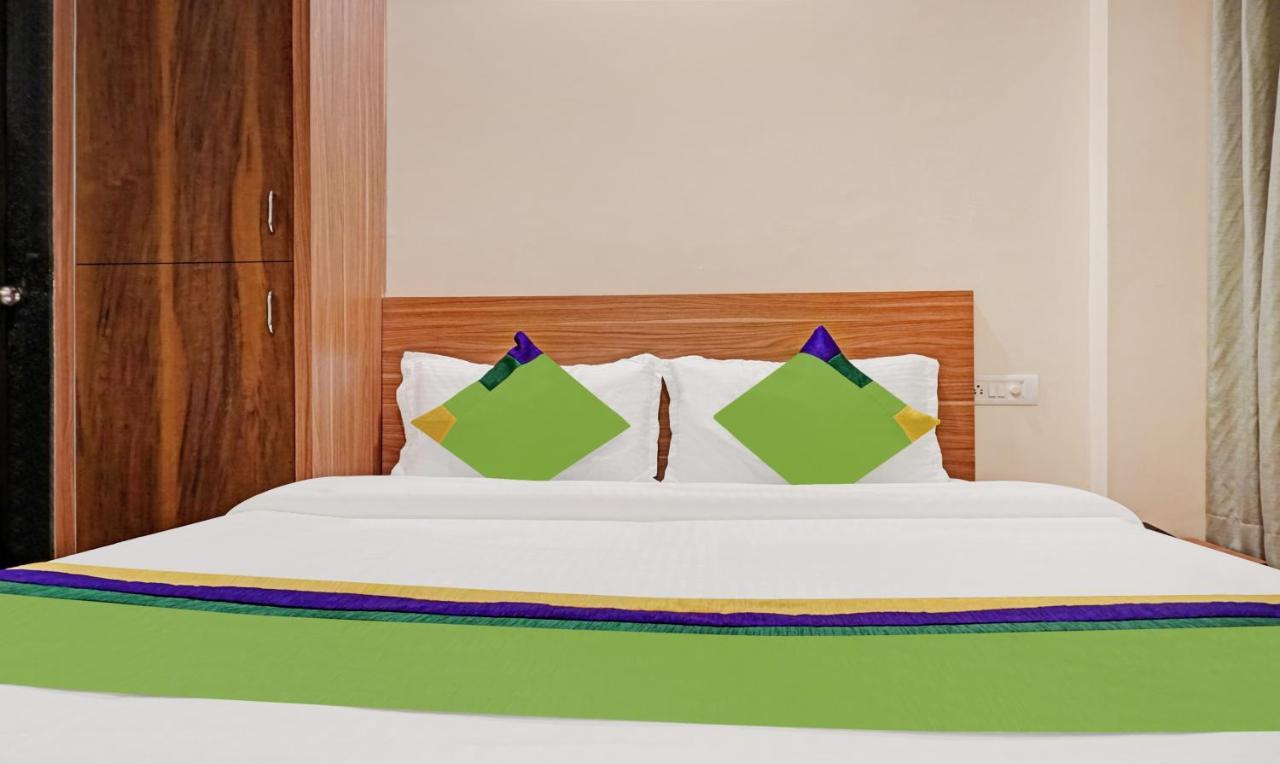 Treebo Trip Sai Krupa Hotell Pune Exteriör bild
