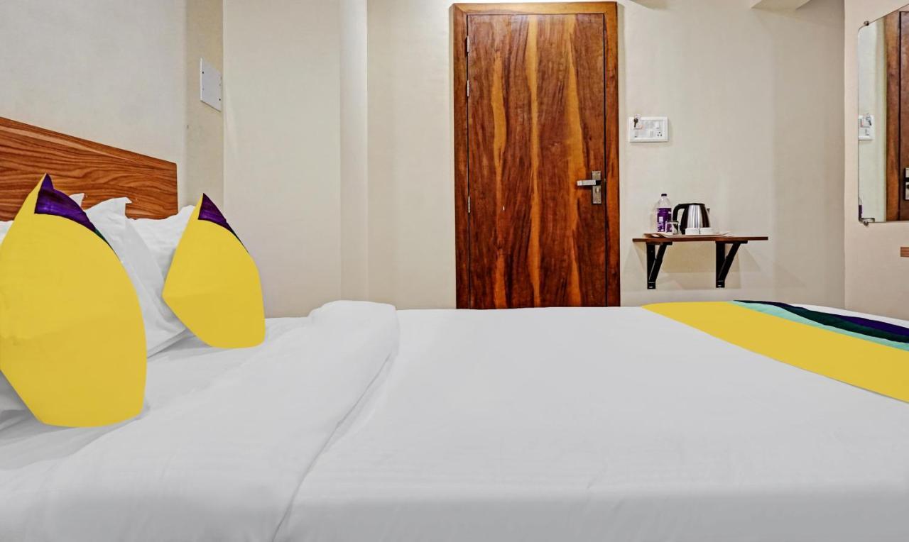 Treebo Trip Sai Krupa Hotell Pune Exteriör bild
