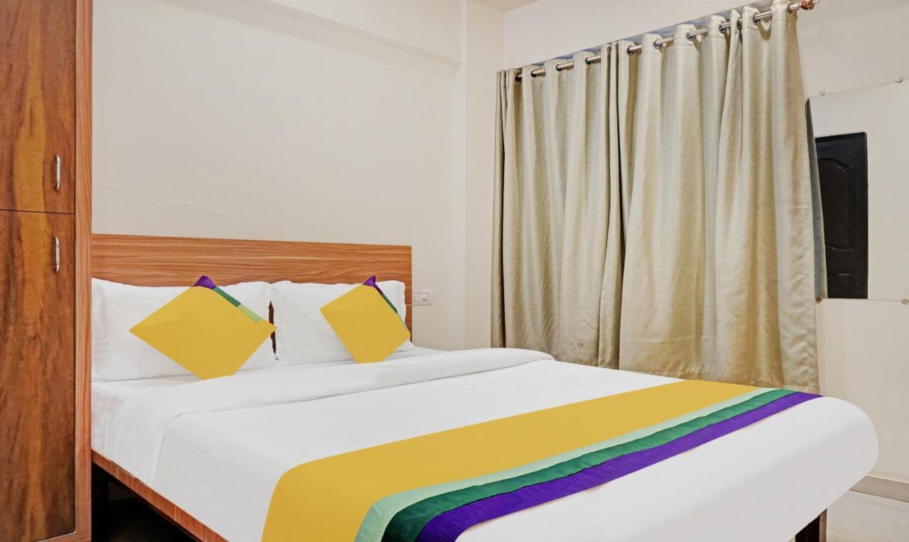 Treebo Trip Sai Krupa Hotell Pune Exteriör bild